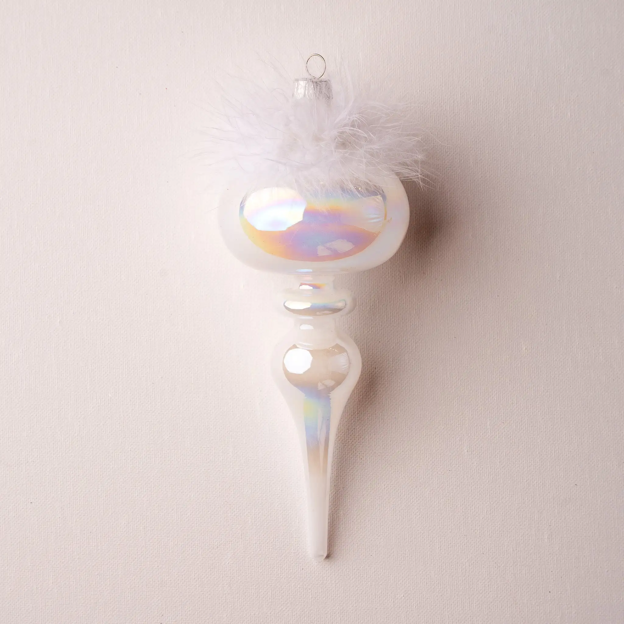 8" White Iridescent Feathered Finial Set Of 6 3 8" White Iridescent Feathered Finial Set Of 6