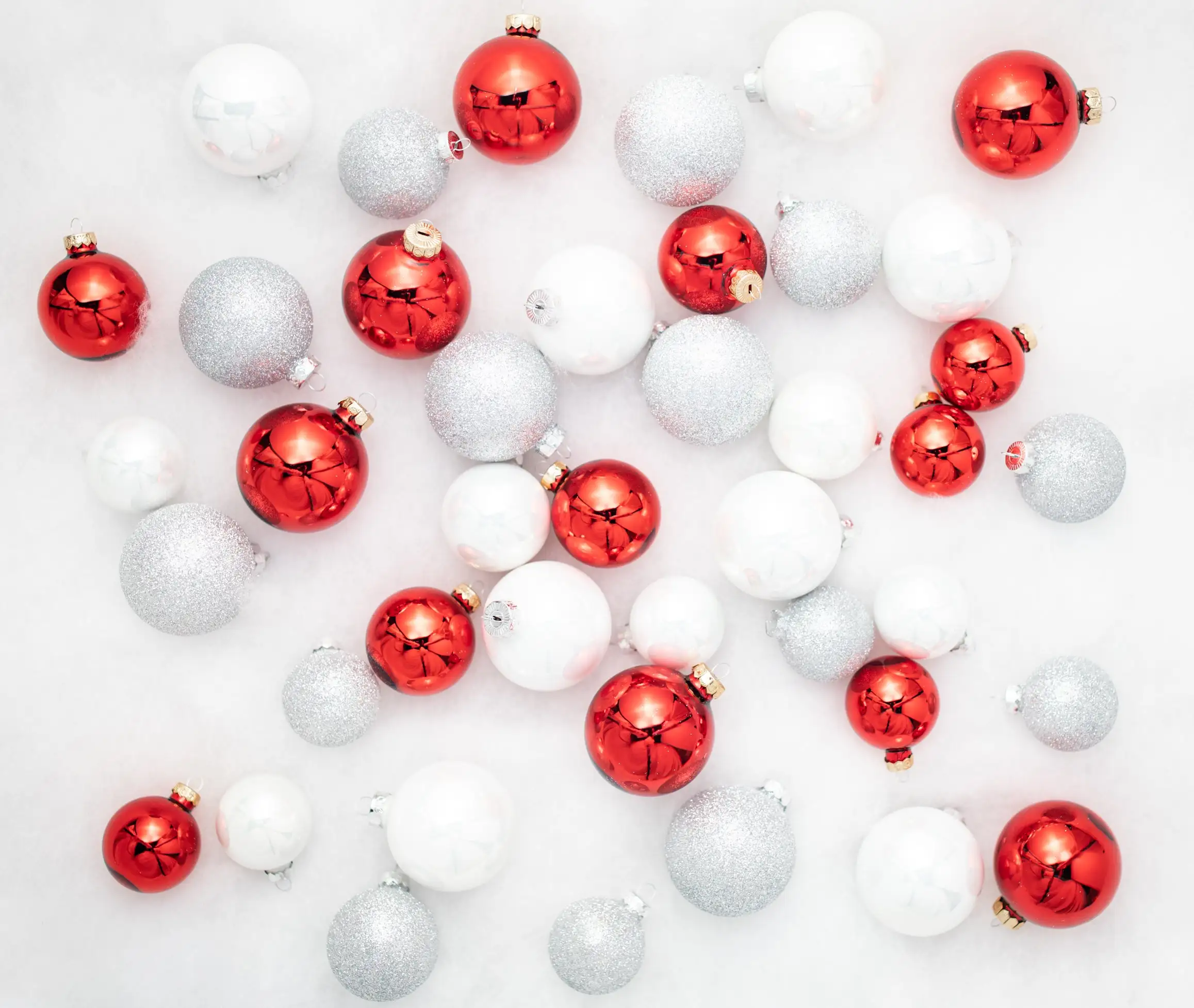 2-2.7" White & Red Assorted Glass Ornament Set Of 42 Pieces 3 2-2.7" White & Red Assorted Glass Ornament Set Of 42 Pieces