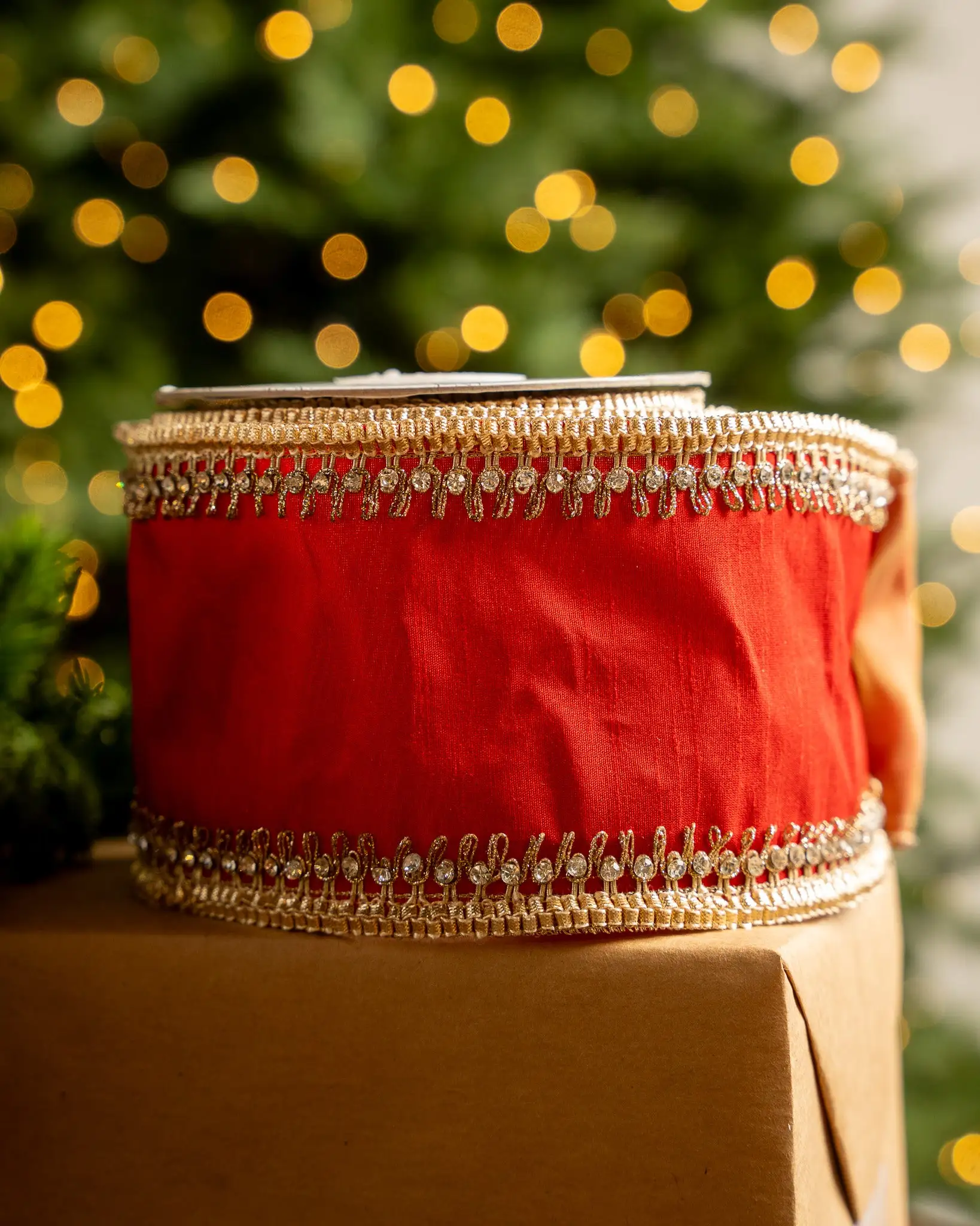 4" X5YD Red With Gold Crotchet Trim Edge 3 4" X5YD Red With Gold Crotchet Trim Edge