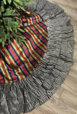 66" Nutcracker Plaid Christmas Check Ruffles Tree Skirt